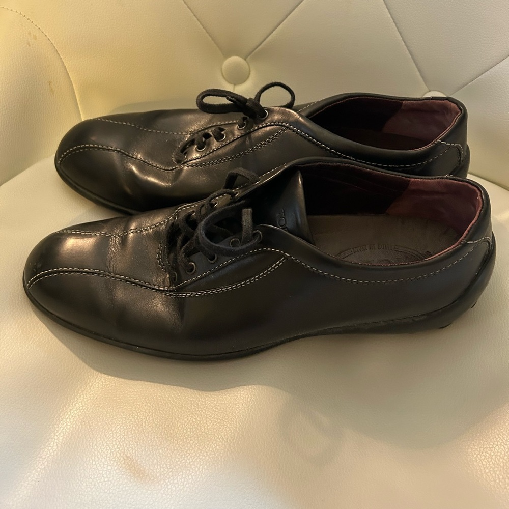 Tod's Black Leather Oxfords